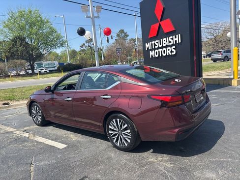 Used 2025 Nissan Altima 2.5 SV FWD image 5