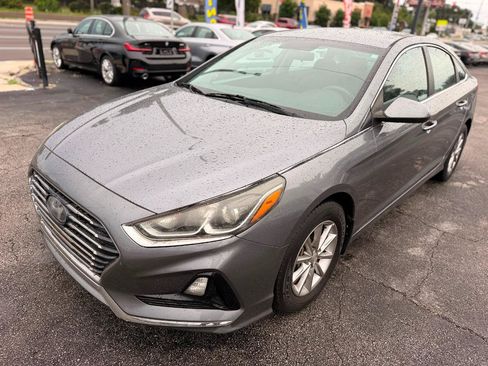 Used 2018 Hyundai Sonata SE FWD image 2