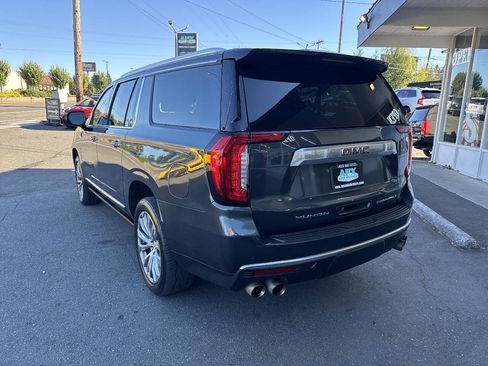 Used 2021 GMC Yukon XL Denali w/ Denali Premium Package AWD/4WD image 4