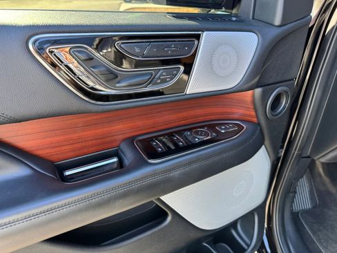 Used 2021 Lincoln Navigator L Reserve AWD/4WD image 10