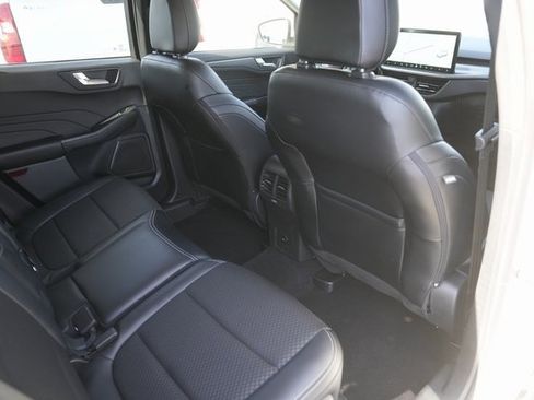 Used 2025 Ford Escape SE image 14