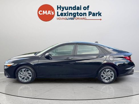 Certified 2024 Hyundai Elantra SEL FWD image 6