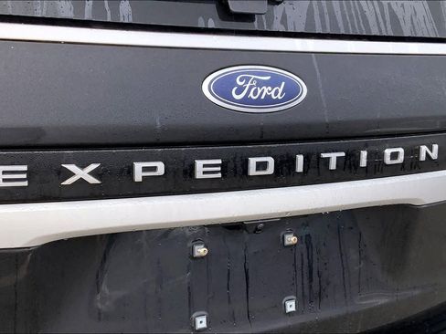 Used 2024 Ford Expedition XLT image 9