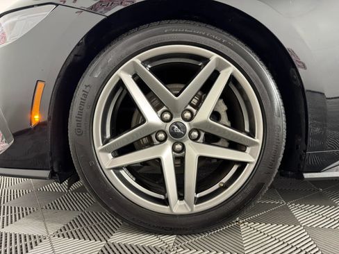 Used 2025 Ford Mustang Coupe RWD image 36