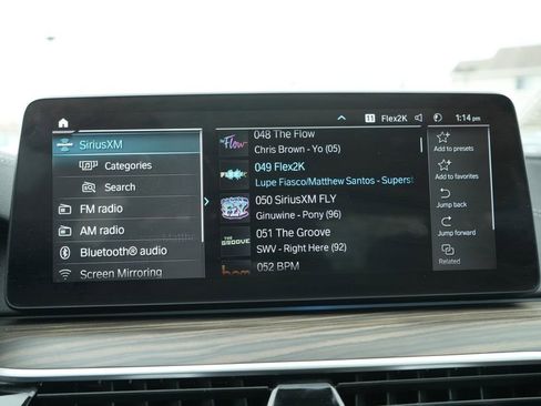 Used 2021 BMW 530e xDrive w/ Executive Package image 45