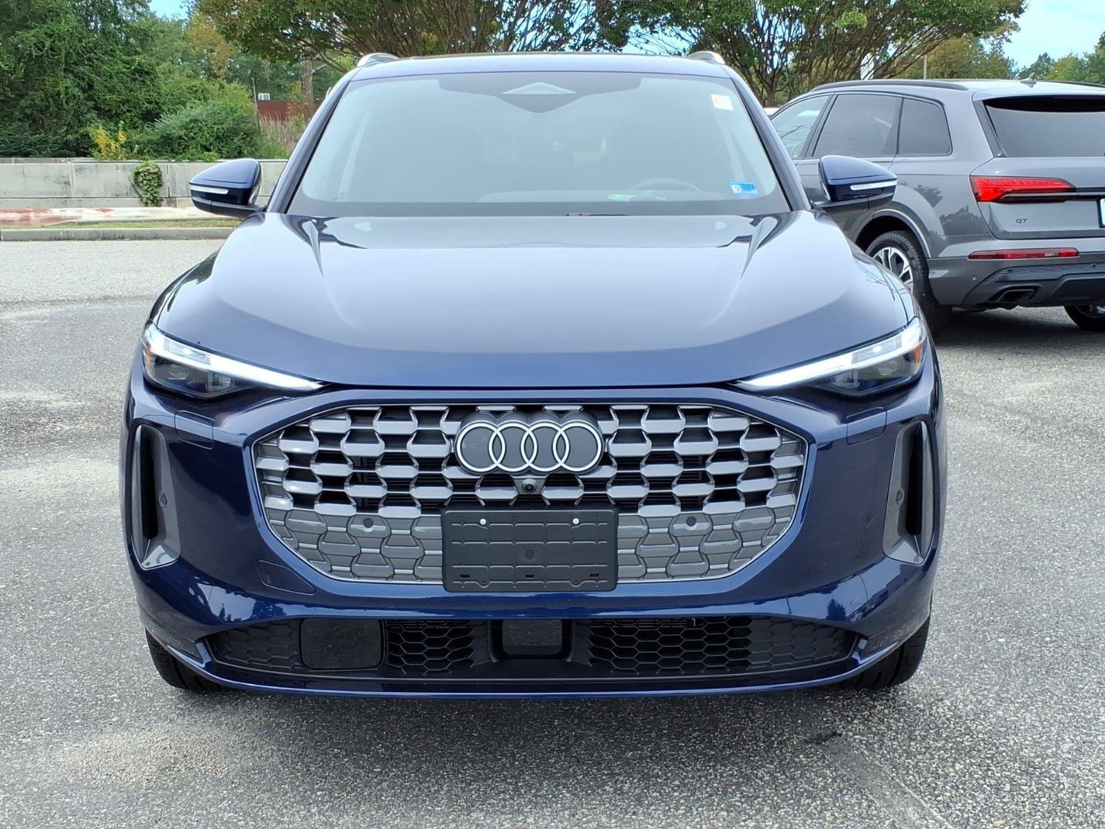 Used 2025 Audi Q5 Premium Plus AWD/4WD image 2