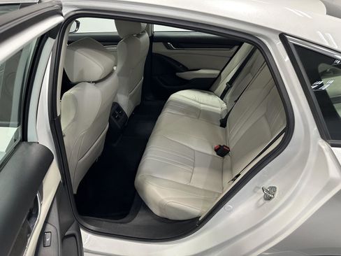 Used 2018 Honda Accord Touring image 31