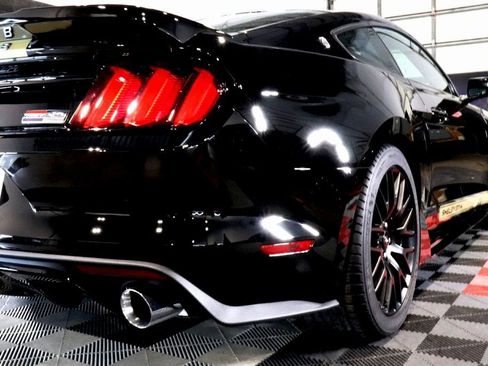 Used 2016 Ford Mustang GT Premium image 25