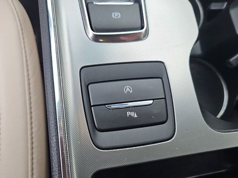 Used 2024 Ford Edge Titanium image 24