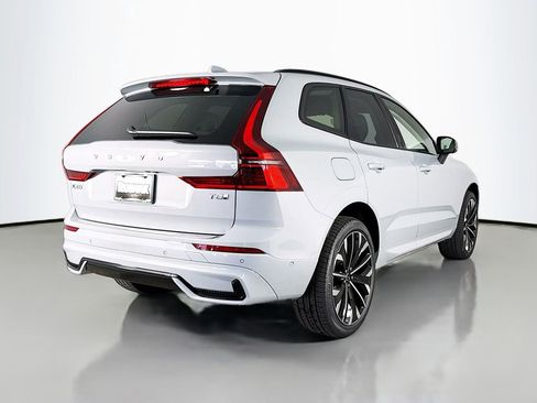 New 2026 Volvo XC60 T8 Ultra w/ Protection Package Premier AWD/4WD image 7