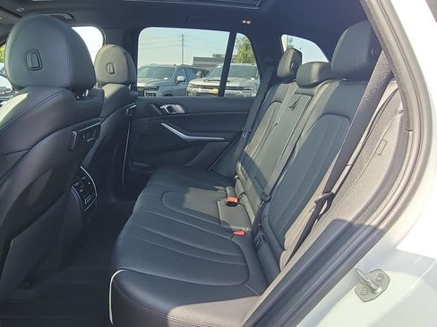Used 2022 BMW X5 xDrive40i AWD/4WD image 25
