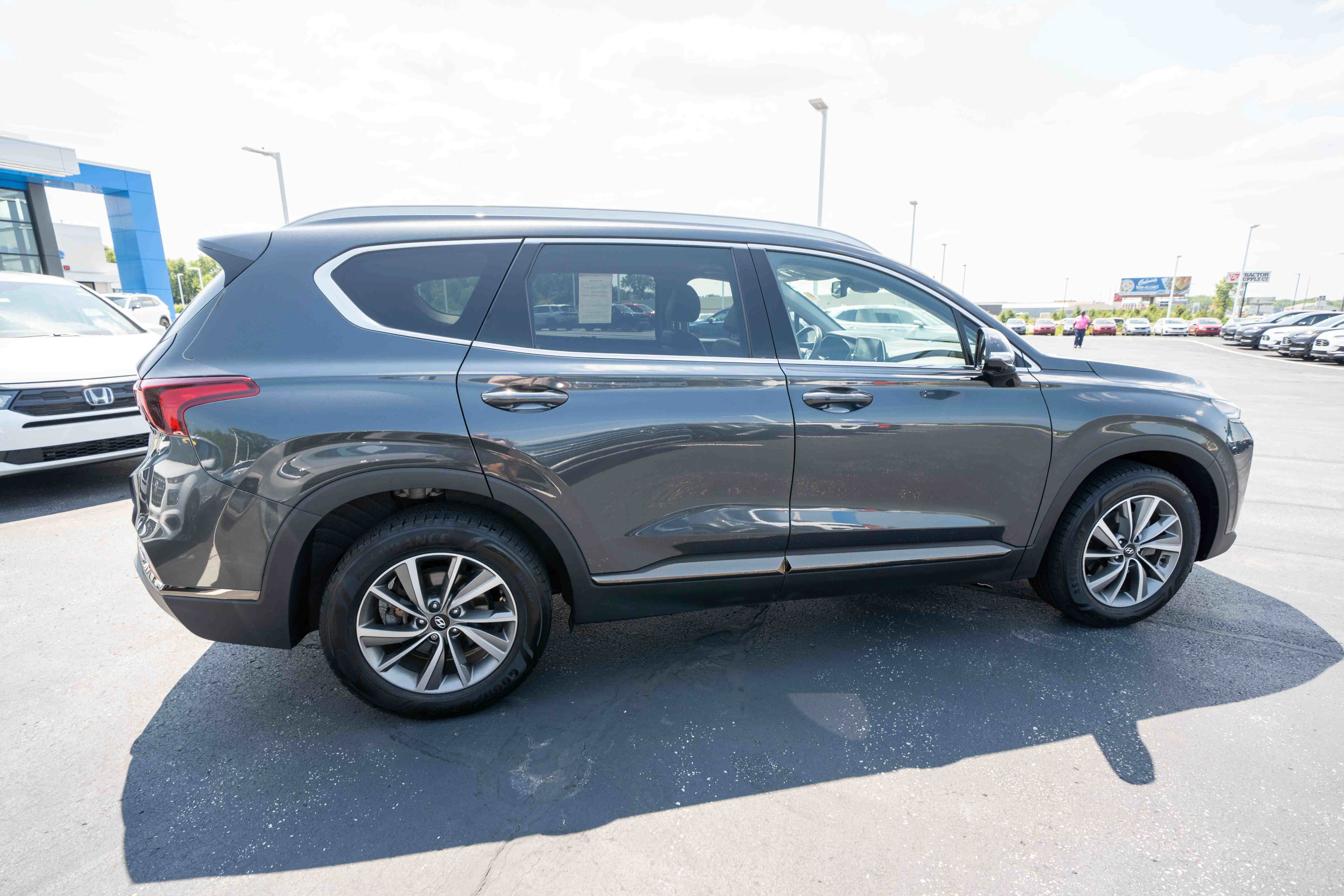 Used 2020 Hyundai Santa Fe Limited AWD/4WD image 6
