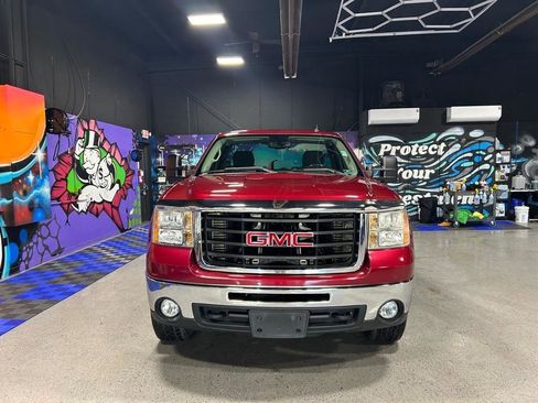 Used 2007 GMC Sierra 2500 SLE w/ Z71 Off-Road Package image 3