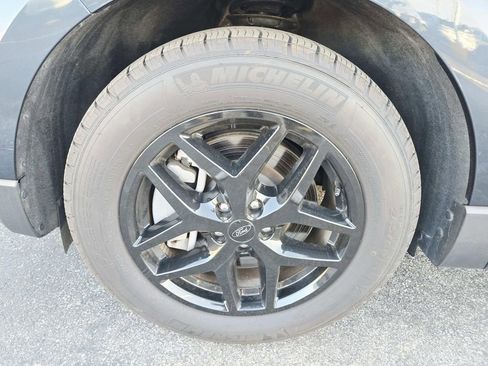 Used 2024 Ford Edge SEL image 17