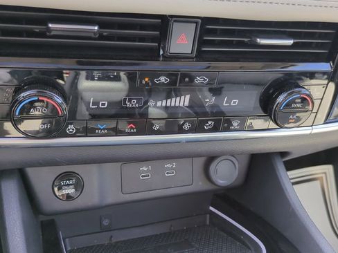 Used 2025 Nissan Rogue SL w/ Tech Package FWD image 20
