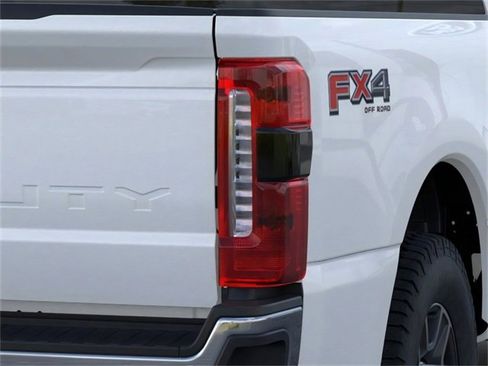 New 2026 Ford F250 Lariat w/ FX4 Off-Road Package image 21