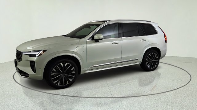 New 2026 Volvo XC90 T8 Plus w/ Protection Package AWD/4WD image 3