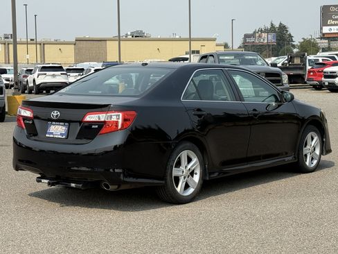 Used 2012 Toyota Camry SE FWD image 16