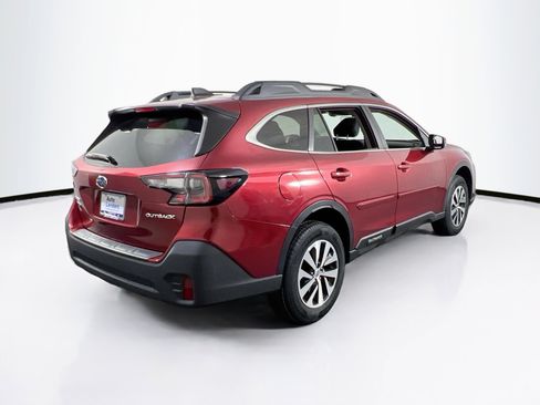 Used 2022 Subaru Outback Premium image 5
