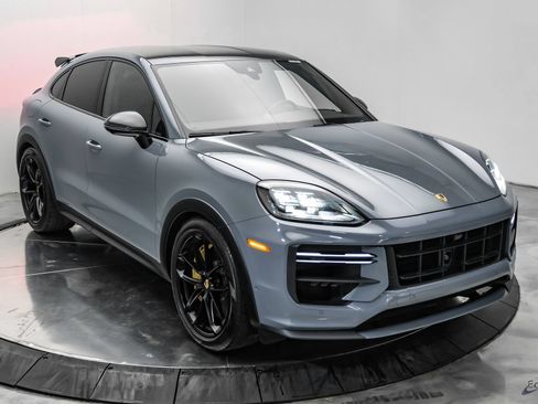 Used 2024 Porsche Cayenne Turbo GT AWD/4WD image 25