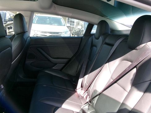 Used 2018 Tesla Model 3 Mid Range image 22