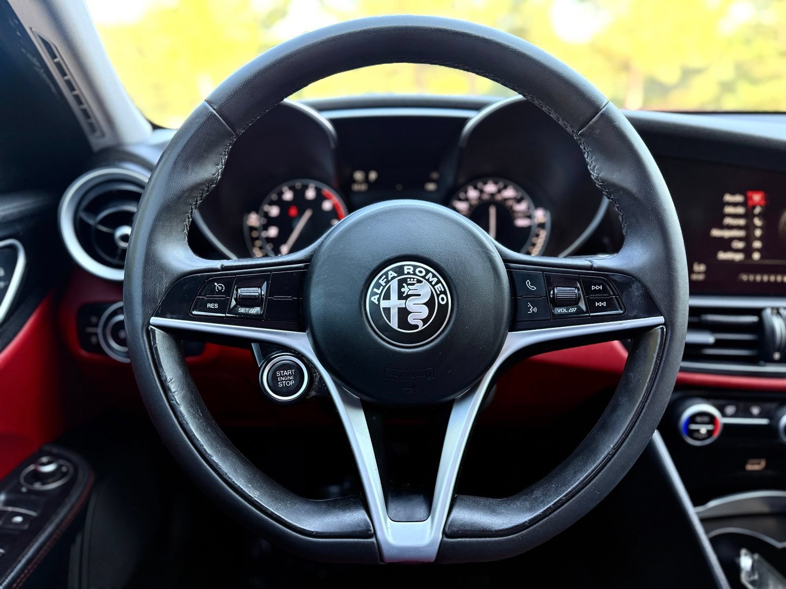 Used 2017 Alfa Romeo Giulia AWD image 25
