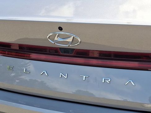 Used 2021 Hyundai Elantra SEL w/ Convenience + Premium Package FWD image 30