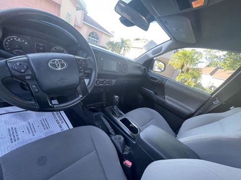 Used 2018 Toyota Tacoma SR image 14