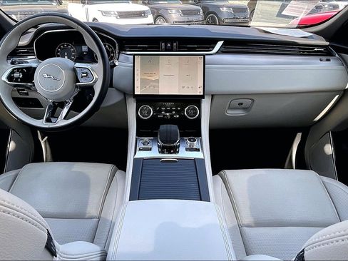 Used 2024 Jaguar F-PACE R-Dynamic S image 14