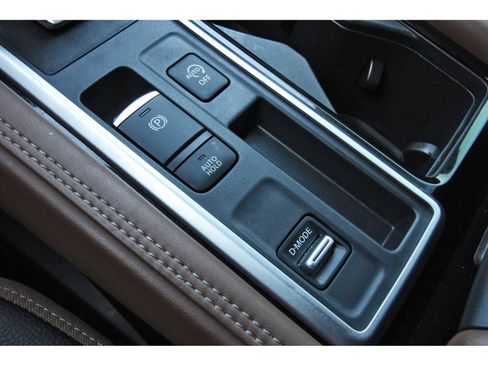 Used 2024 Nissan Pathfinder Platinum w/ Cargo Package image 31