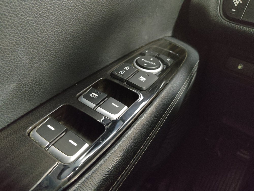 Used 2019 Kia Sorento L FWD image 27