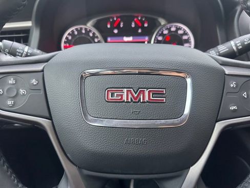 Certified 2022 GMC Acadia AT4 image 8