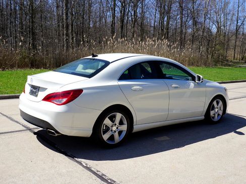 Used 2015 Mercedes-Benz CLA 250 4dr Sdn CLA 250 FWD image 5