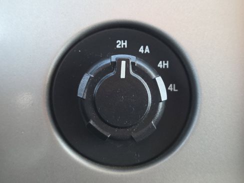 Used 2013 Ford F150 Lariat w/ Mid Equipment Group image 5