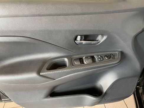 Used 2025 Nissan Versa SV image 18