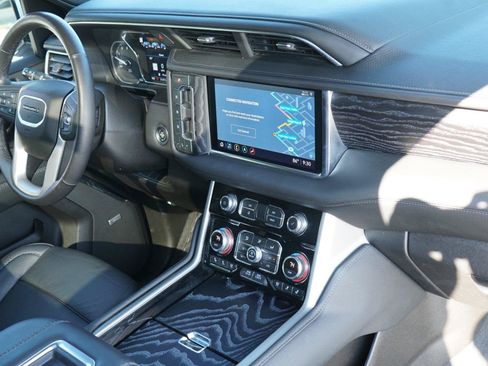 Used 2021 GMC Yukon Denali w/ Denali Ultimate Package RWD image 27