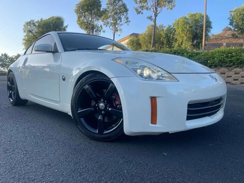 Used 2008 Nissan 350Z Coupe w/ Cargo Convenience Pkg image 7