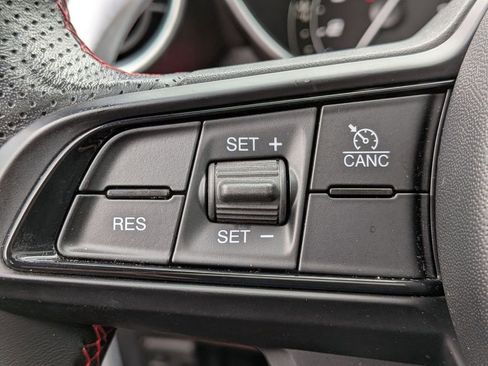 Used 2021 Alfa Romeo Giulia Ti AWD/4WD image 19