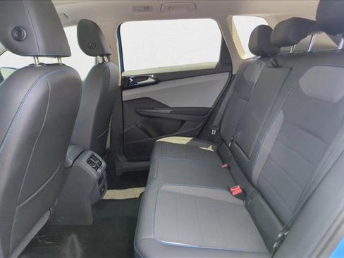 New 2025 Volkswagen Taos SE image 16