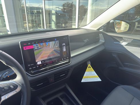 New 2026 Volkswagen Tiguan SE image 12