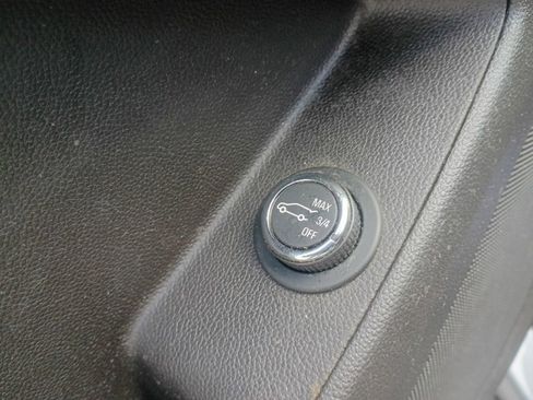 Used 2019 Chevrolet Traverse LT FWD image 15