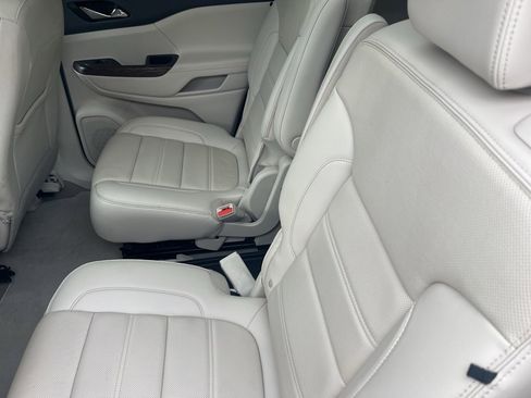 Used 2021 GMC Acadia Denali w/ Denali Ultimate Package image 11