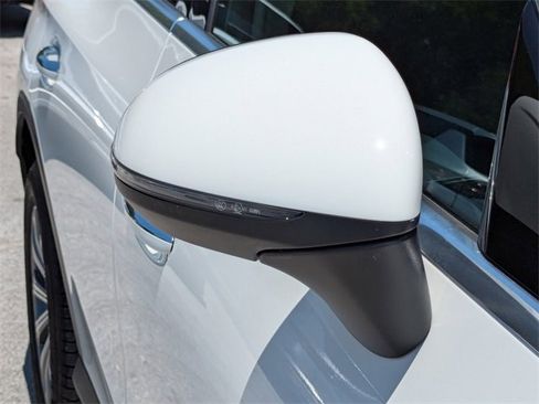 Used 2024 Mercedes-Benz GLC 300 4MATIC image 12