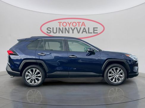 Used 2020 Toyota RAV4 Limited image 10
