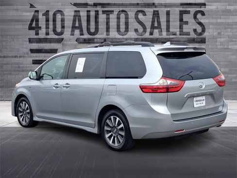 Used 2020 Toyota Sienna XLE Premium AWD/4WD image 8