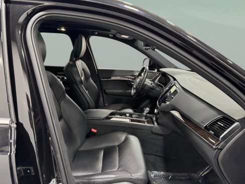 Used 2018 Volvo XC90 T6 Momentum w/ Convenience Package image 18