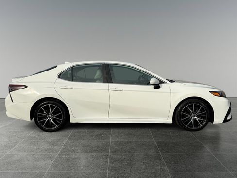 Used 2021 Toyota Camry SE image 7