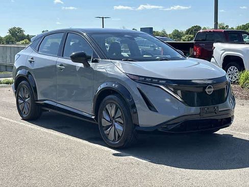 Used 2023 Nissan Ariya AWD image 33