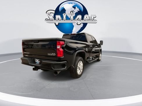 Used 2020 Chevrolet Silverado 2500 High Country w/ Technology Package image 3