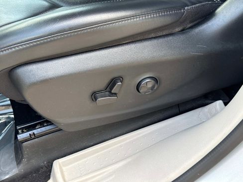 Certified 2023 Chrysler Pacifica Touring-L FWD image 18